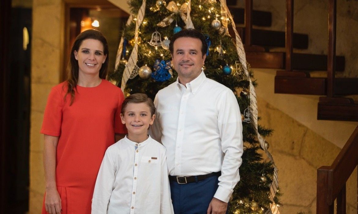 Invita Pedro Joaquín a celebrar la Nochebuena y Navidad en paz y armonía  