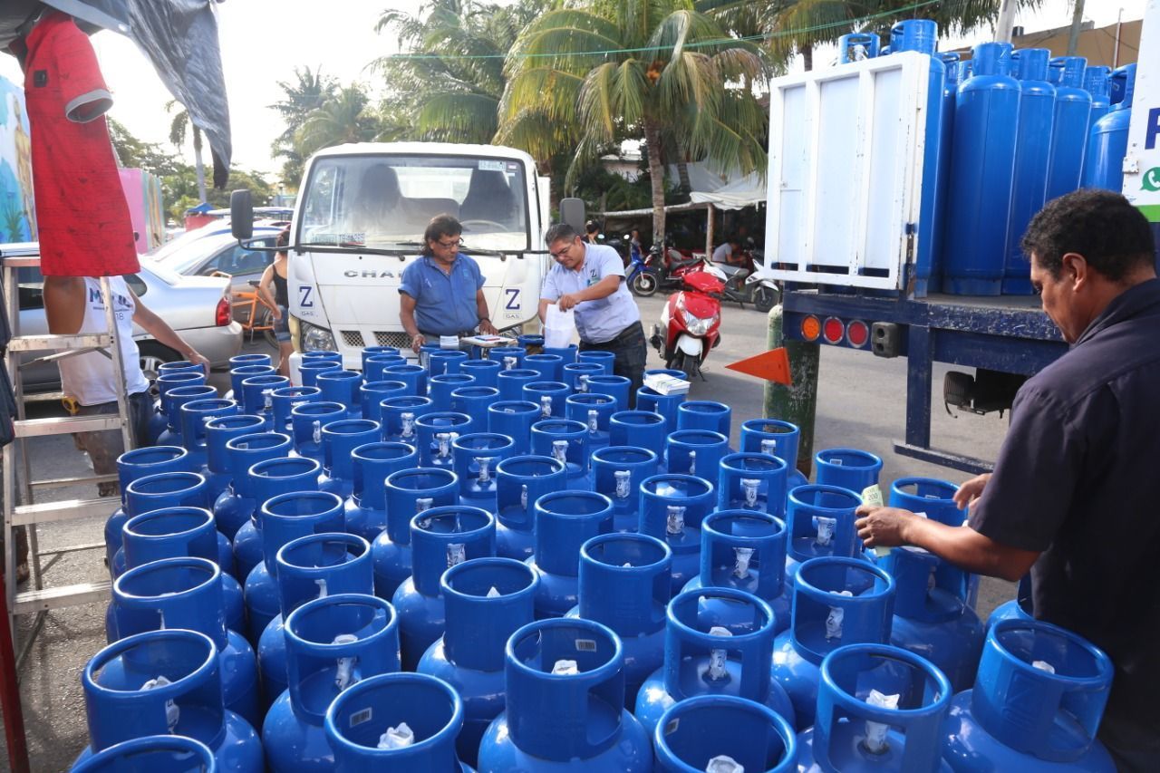 Invita Ayuntamiento a isleños a cambiar cilindros de gas de manera gratuita