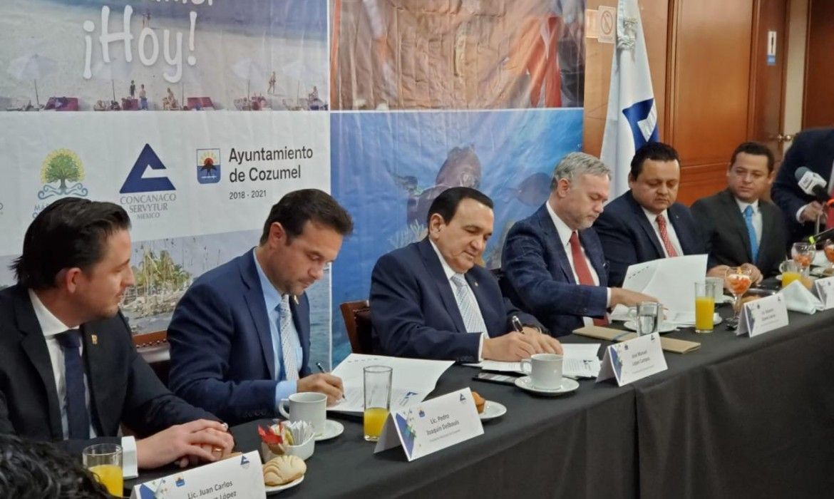 Acuerdan Pedro Joaquín y Concanaco Servytur difundir carnaval Cozumel 2020