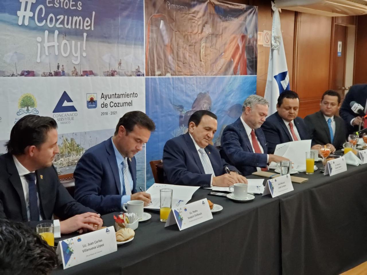Acuerdan Pedro Joaquín y Concanaco Servytur difundir carnaval Cozumel 2020