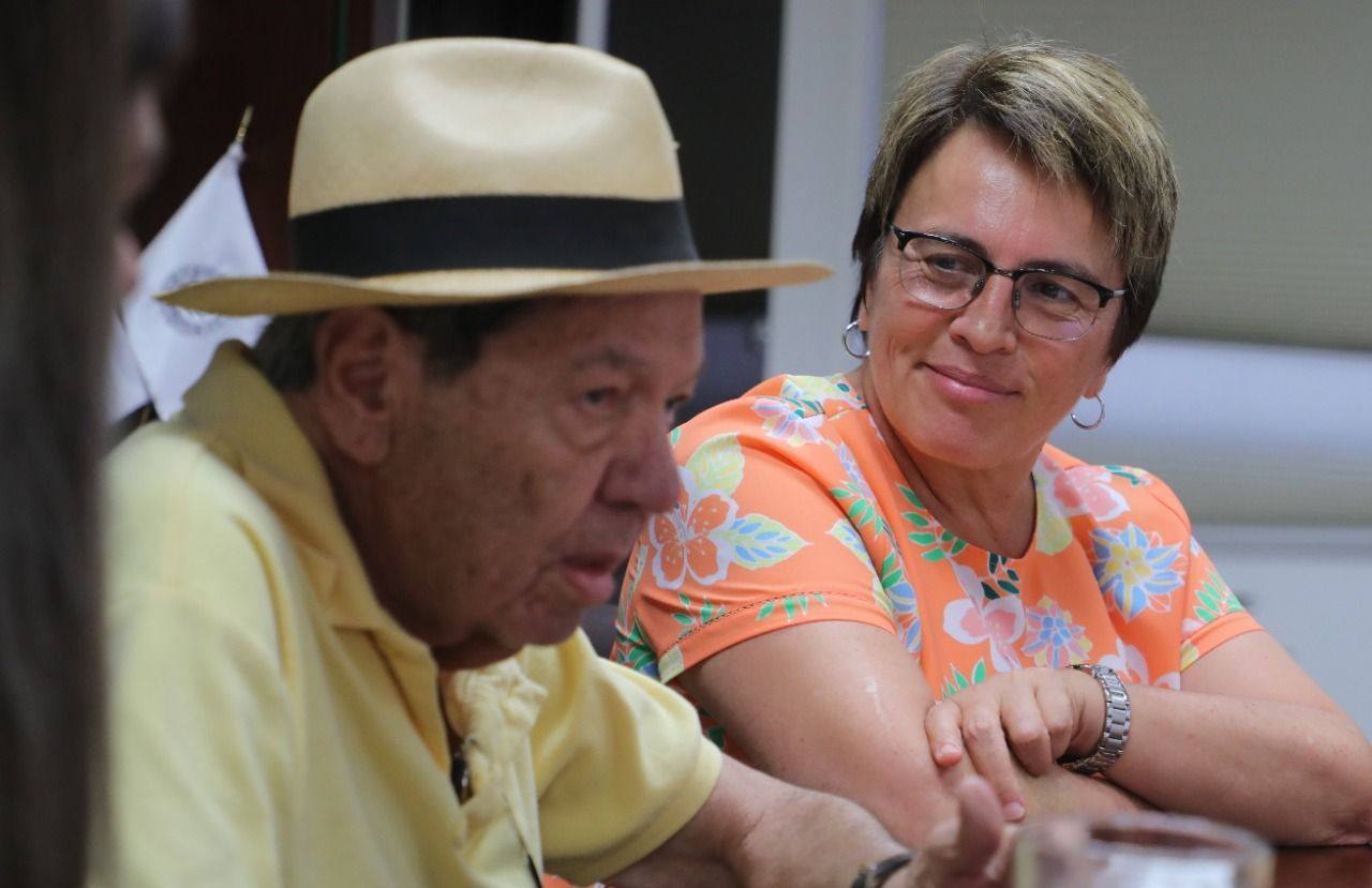 BOCANADA DE AIRE FRESCO DE LA 4T A LAURA BERISTAIN | La vista Muñoz Ledo y elogia su labor