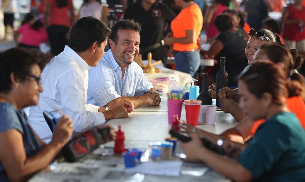 Promueve gobierno de Pedro Joaquín cursos de capacitación para beneficio de la sociedad en Cozumel  
