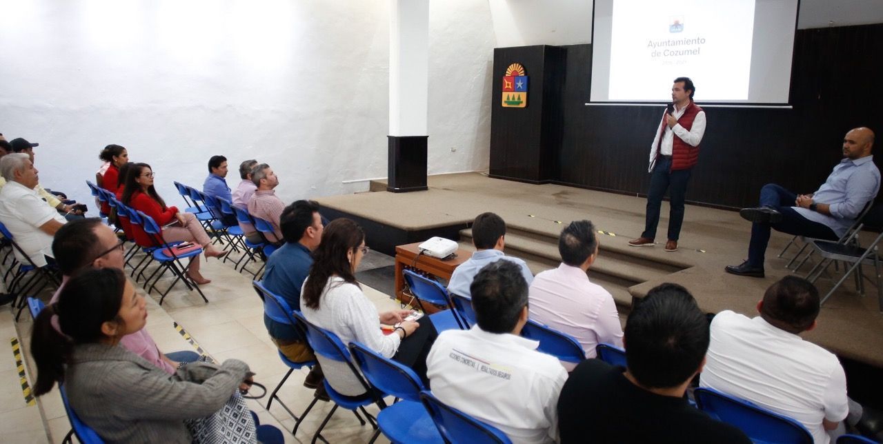 Pedro Joaquín insta a su gabinete redoblar esfuerzos por un mejor Cozumel