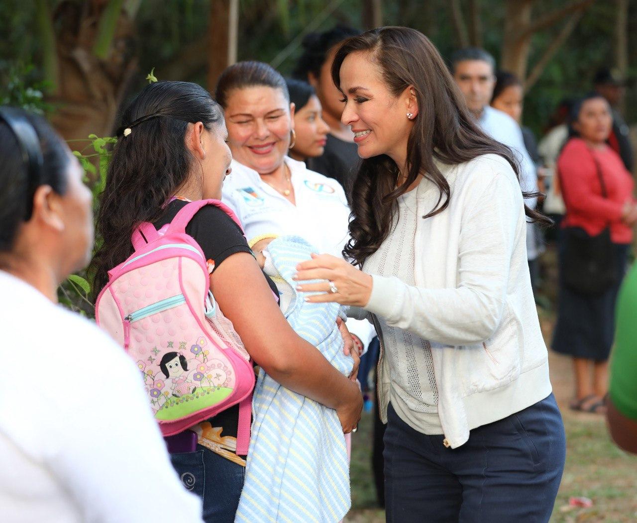Protege Gobierno de Puerto Morelos a madres adolescentes
