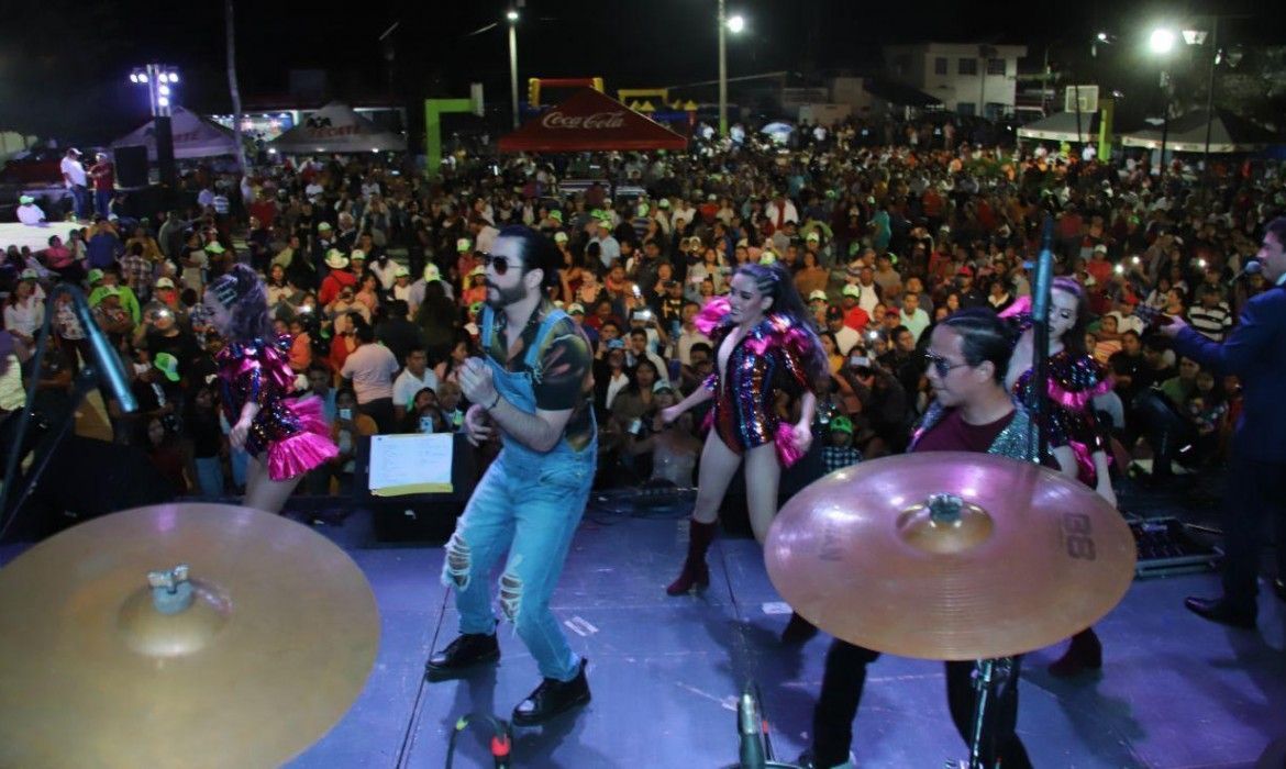Vive Leona Vicario con toda intensidad carnaval “Aventura en la Selva”
