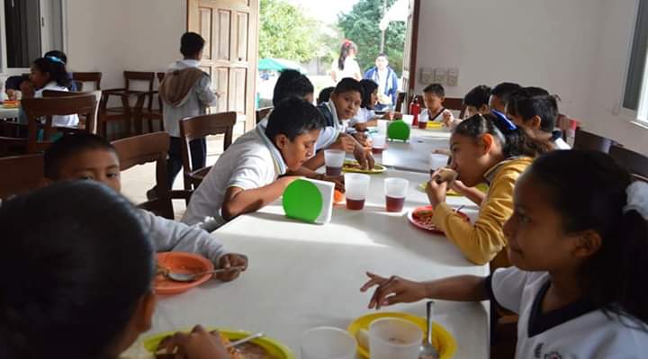 Apoya Gobierno de Isla Mujeres desarrollo nutricional de niños con “desayunos escolares”