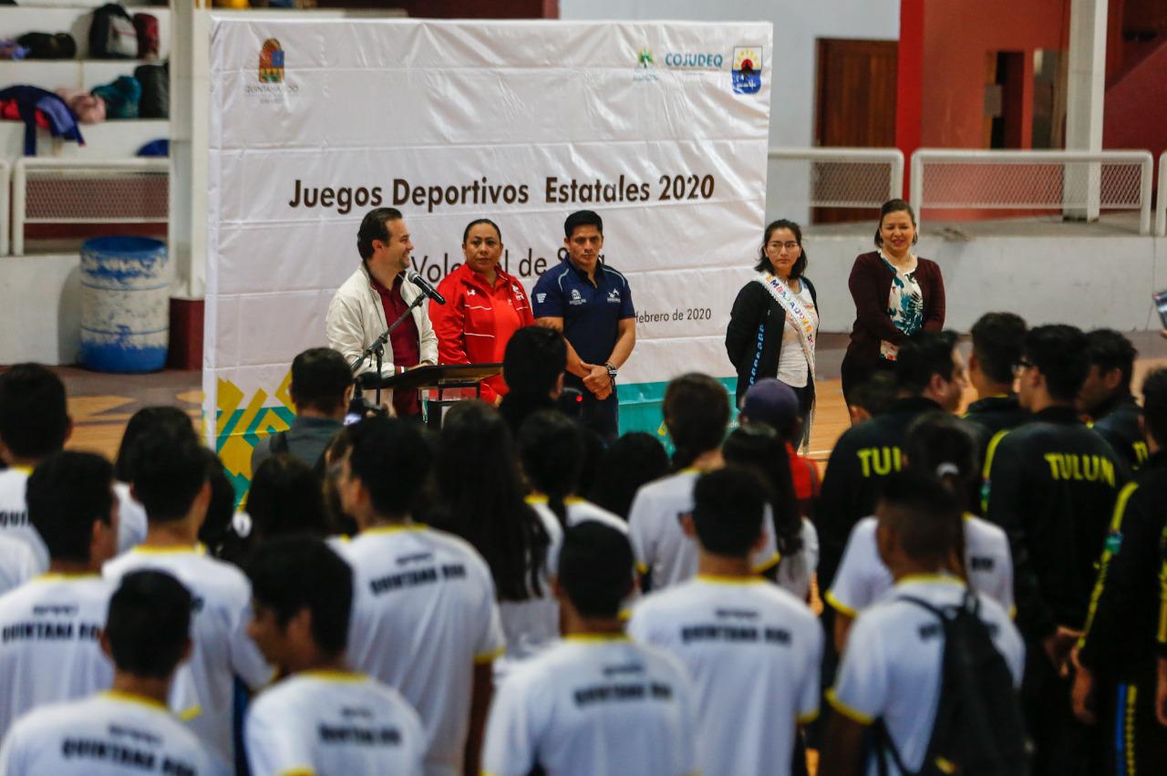 Inaugura Pedro Joaquín los Juegos Estatales de Voleibol de Sala en Cozumel