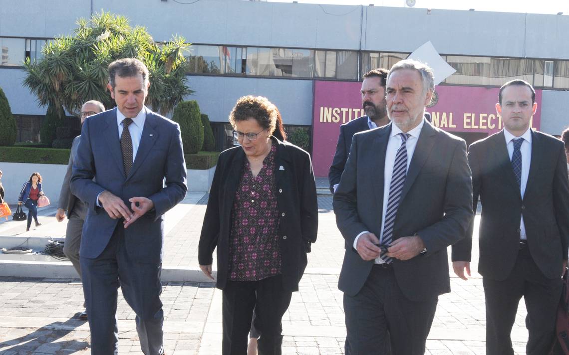 CEN de MORENA acepta encuesta para elegir dirigencia, pero no da a conocer metodología (documentos)