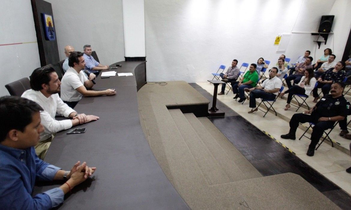 Refuerza Pedro Joaquín medidas preventivas por coronavirus en dependencias municipales de Cozumel  