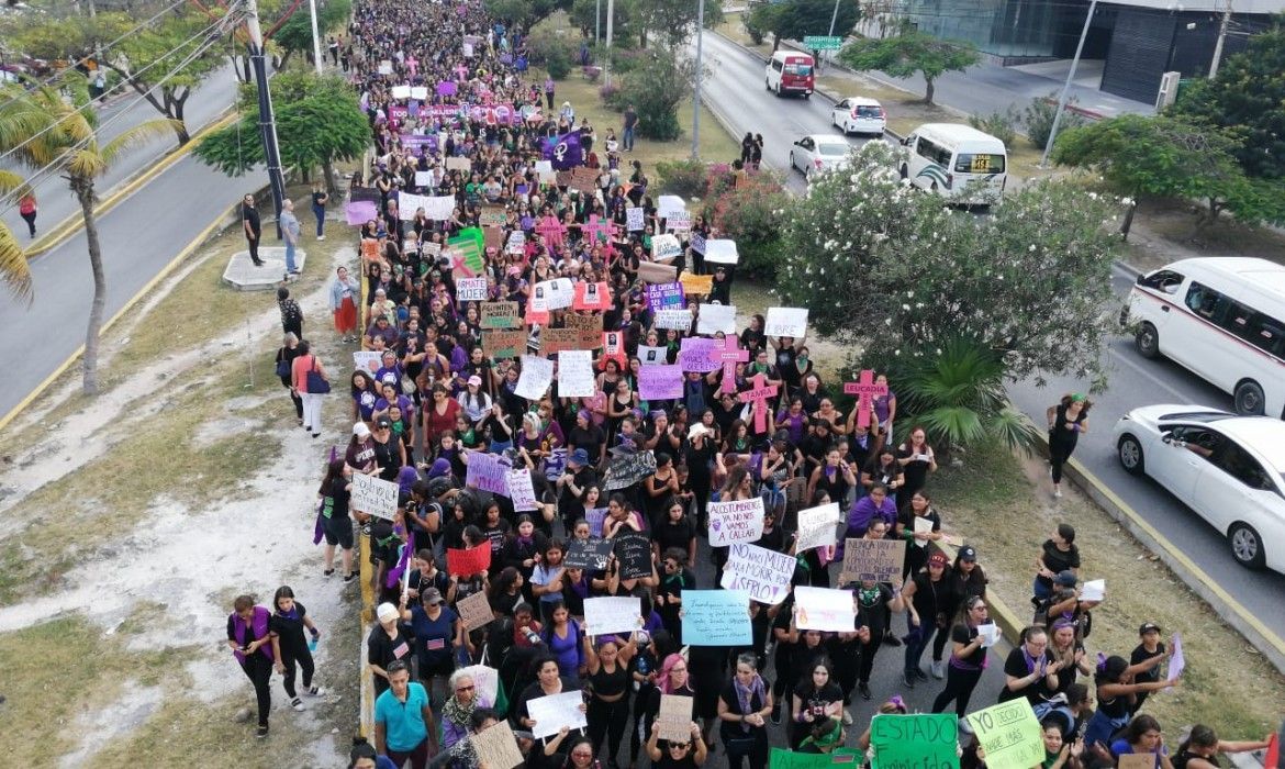 Impactante marcha en Cancún para exigir un cese a la violencia contra las mujeres