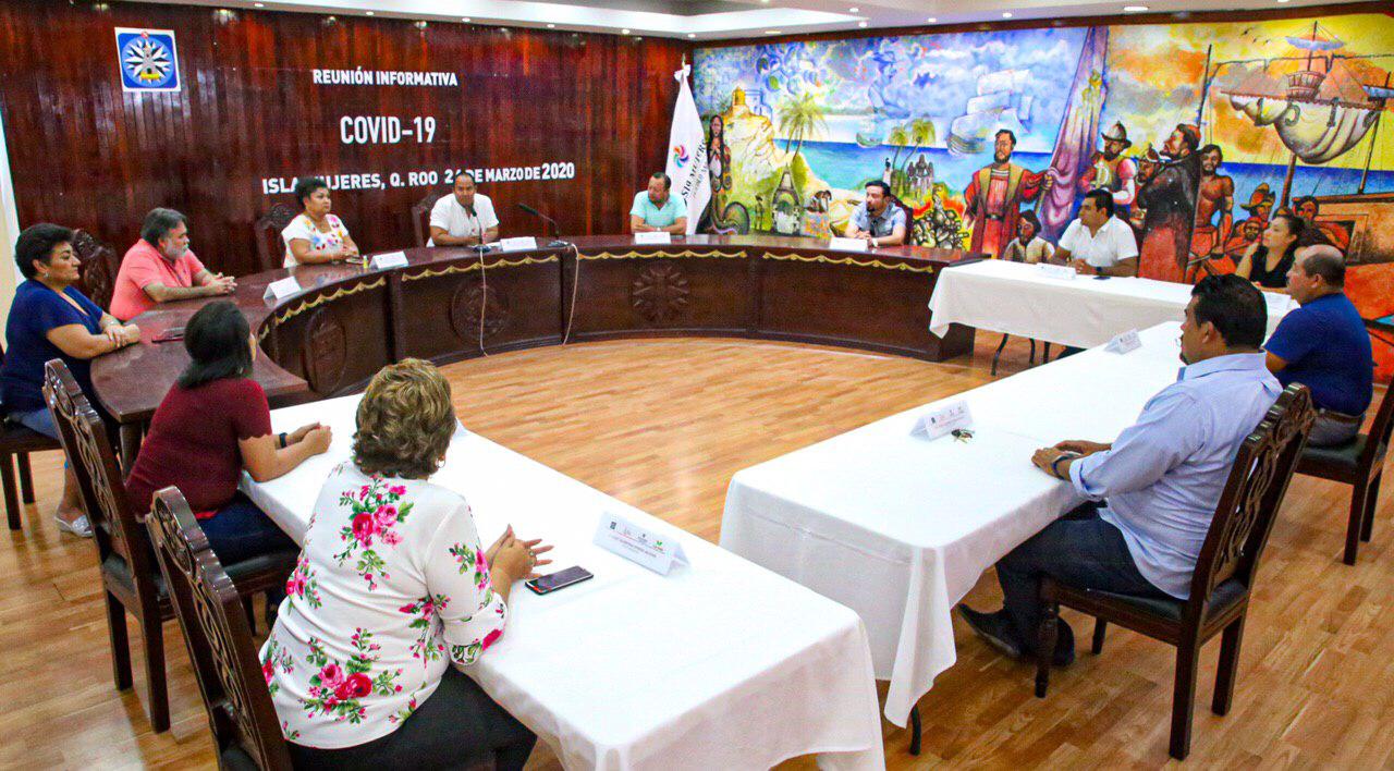 Juan Carrillo y sus funcionarios donarán la mayor parte de sus sueldos para ayudar a la ciudadanía