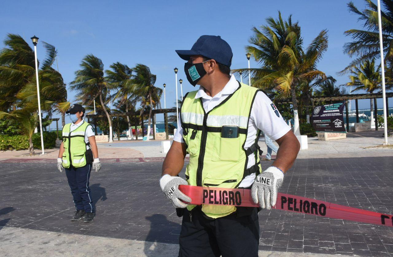 Cierran calles y avenidas en Puerto Morelos ante Fase 3 de Covid 19