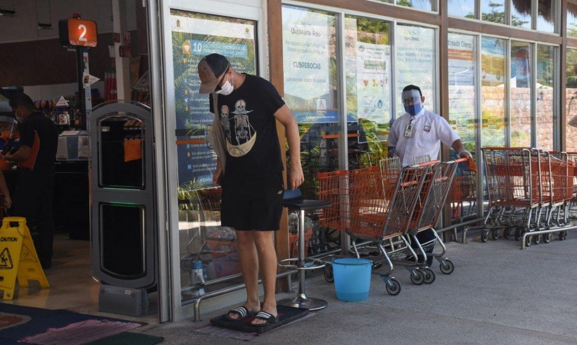 Suman 8 municipios nuevos casos de Covid | 46 infectados y 15 fallecidos en un día en QR