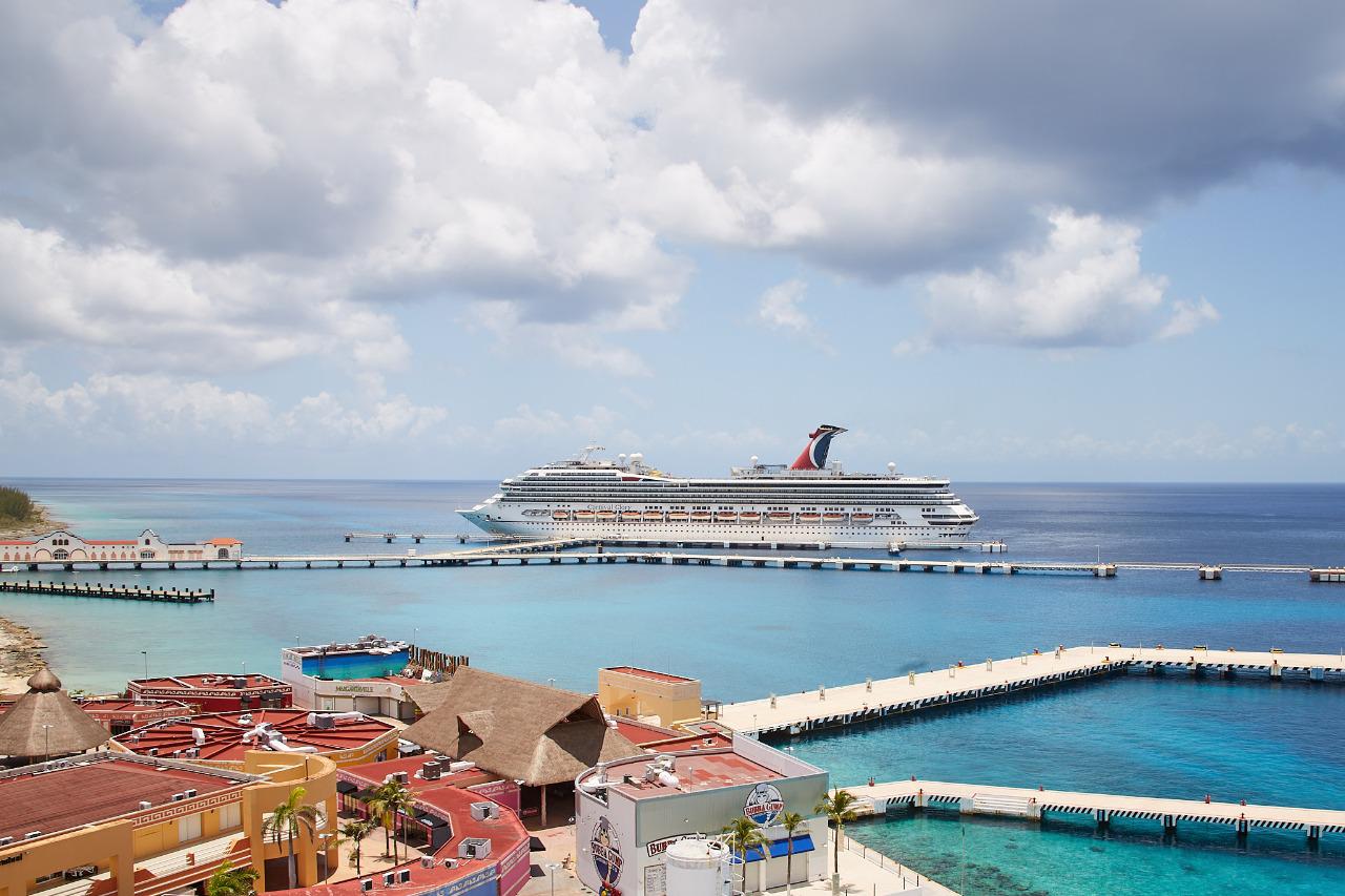 Cozumel tenderá otro puente humanitario al recibir al crucero Carnival con 76 trabajadores mexicanos repatriados, libres de Covid-19