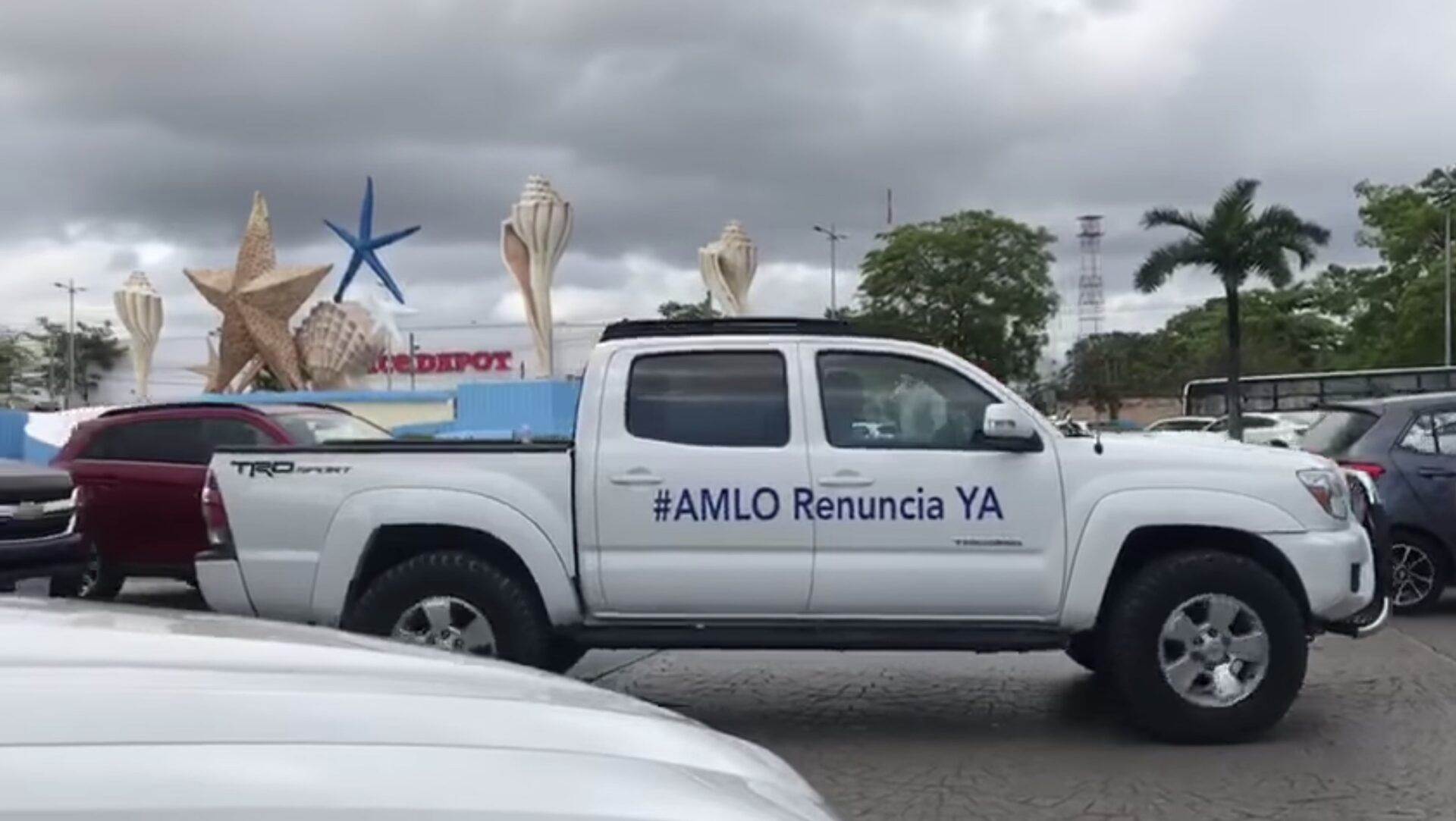 Frente anti AMLO “se hace oír” en Cancún
