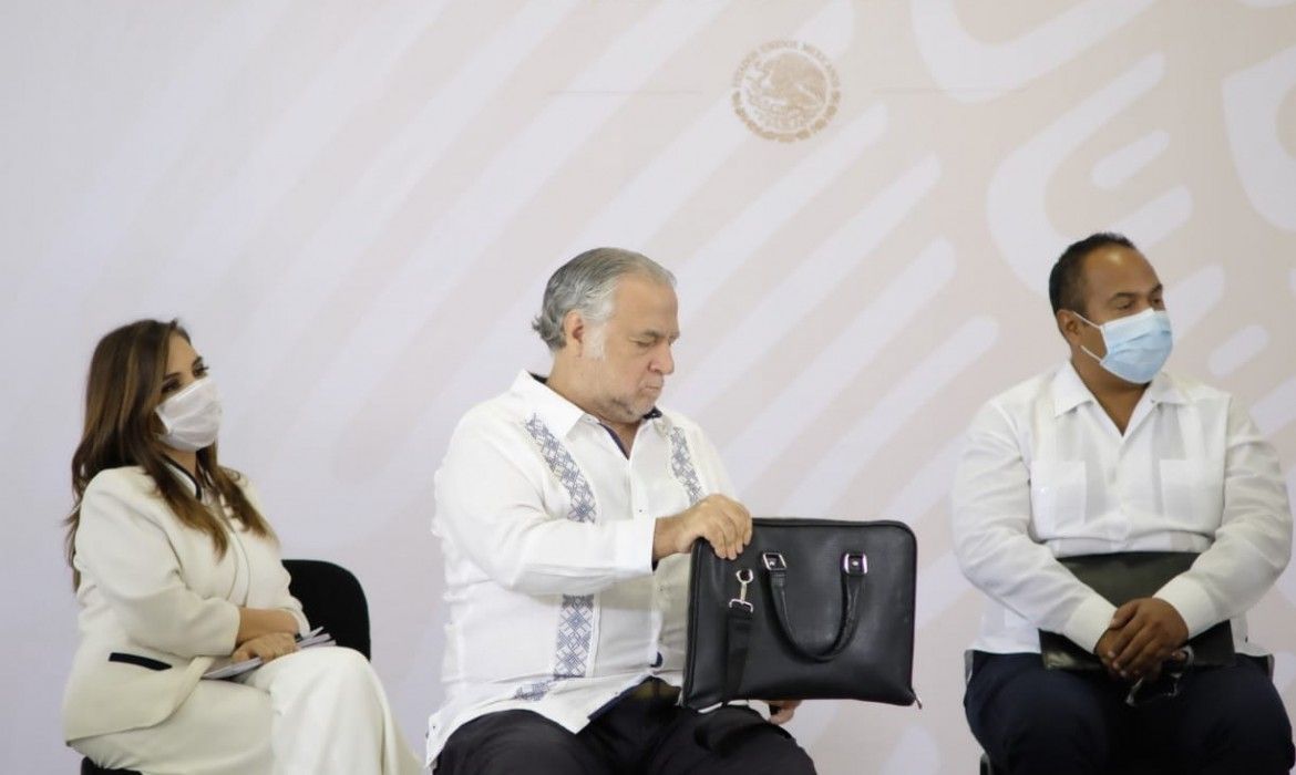 Duras críticas a Torruco por comentario “pesimista” sobre el turismo