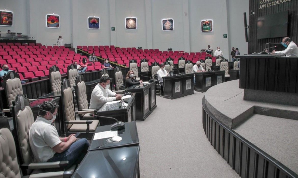 Sesiona la Comisión Permanente del Congreso, y turna a comisiones tres iniciativas