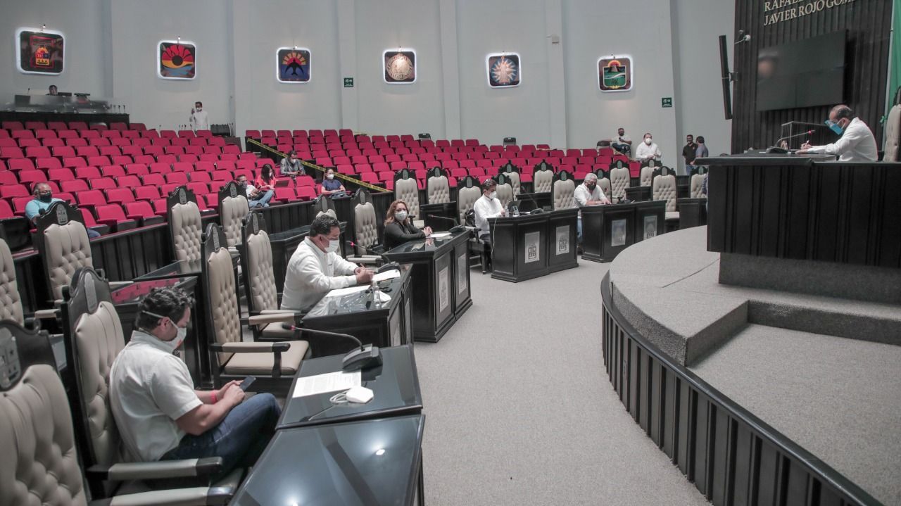 Sesiona la Comisión Permanente del Congreso, y turna a comisiones tres iniciativas