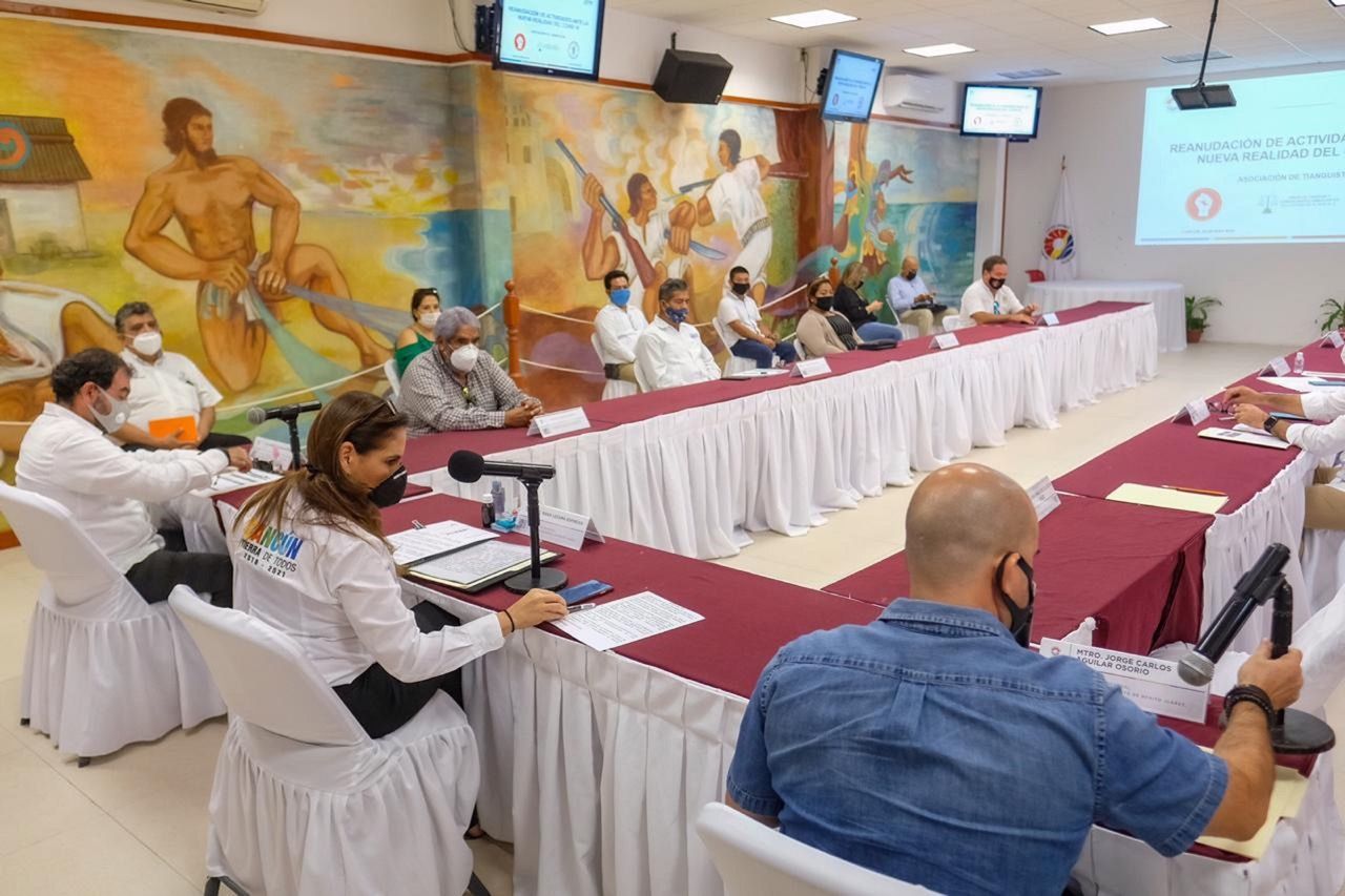 Inicia Mara mesas de trabajo para reactivar economía de Cancún