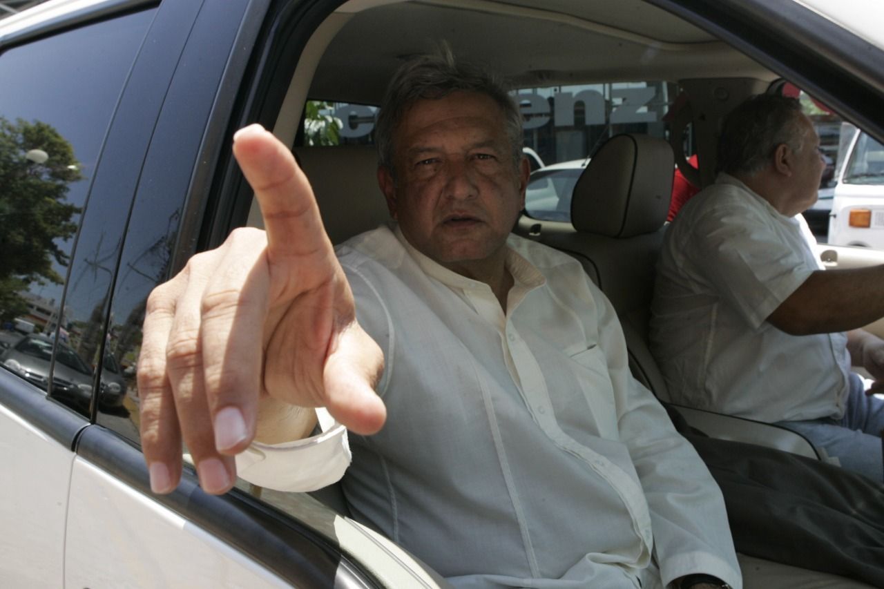 “Esos que se reunieron todavía tienen los aviones privados”: AMLO crítica otra vez a gobernadores del PAN, y les dice que no dejará que se metan en las elecciones