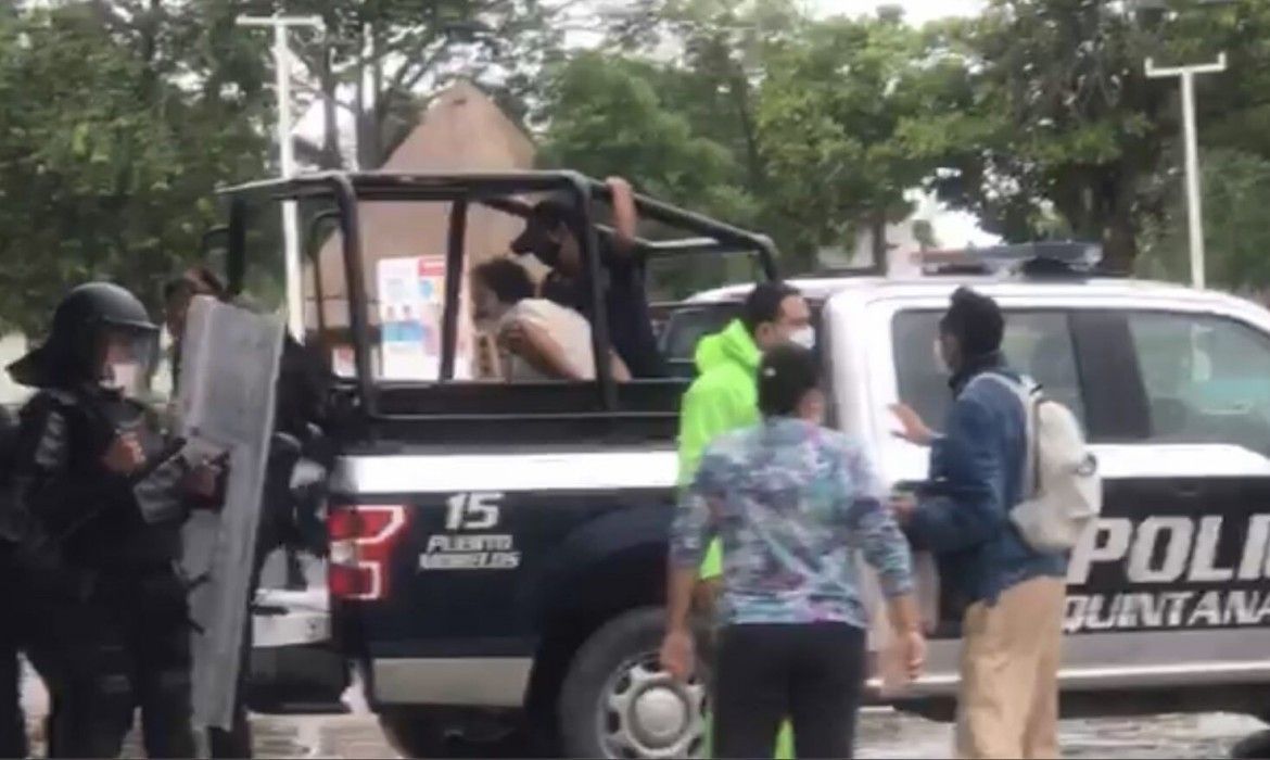 Gobierno de Puerto Morelos defiende detención de manifestantes | “Fue para evitar una tragedia”, dijo secretario general