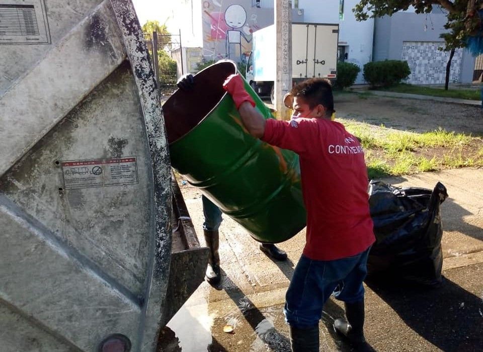 Refuerzan acciones de limpieza en zona continental de Isla Mujeres