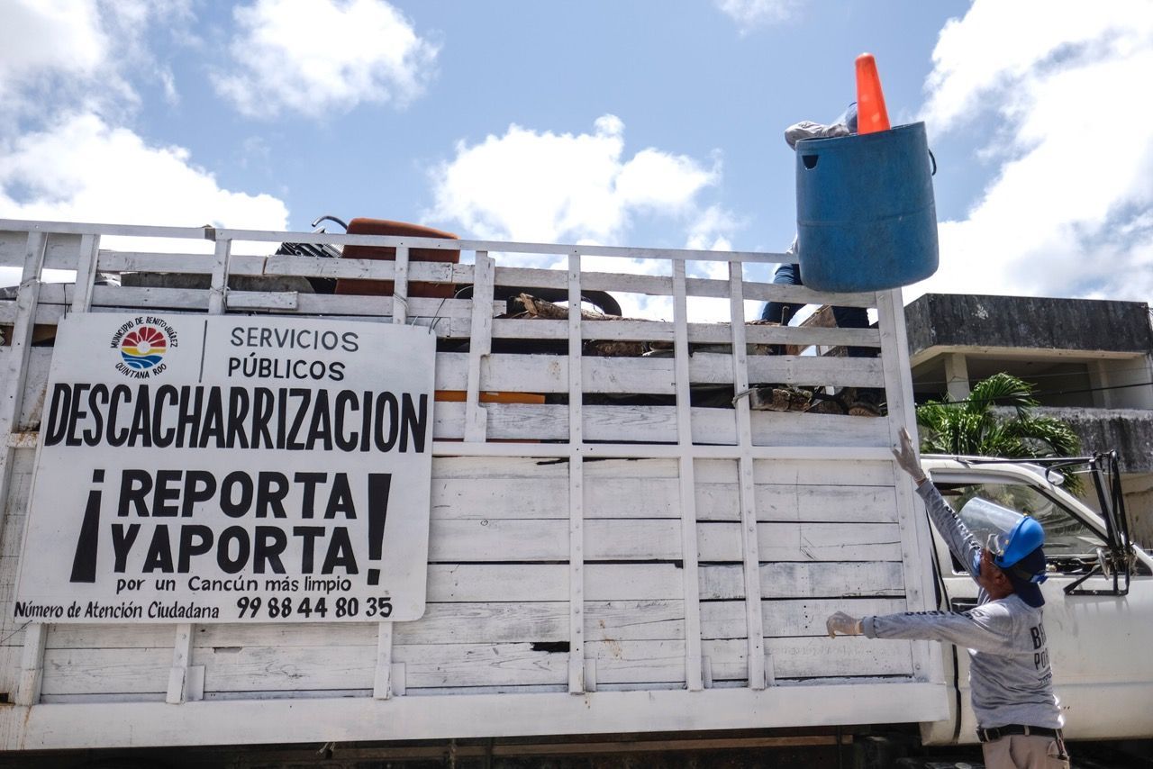 Ayuntamiento de Benito Juárez realiza programa de descacharrización para evitar proliferación de moscos