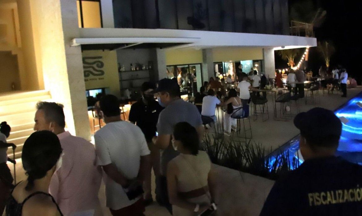 Realizan fiesta con 200 personas en hotel de Puerto Morelos, y municipio clausura sus centros de consumo