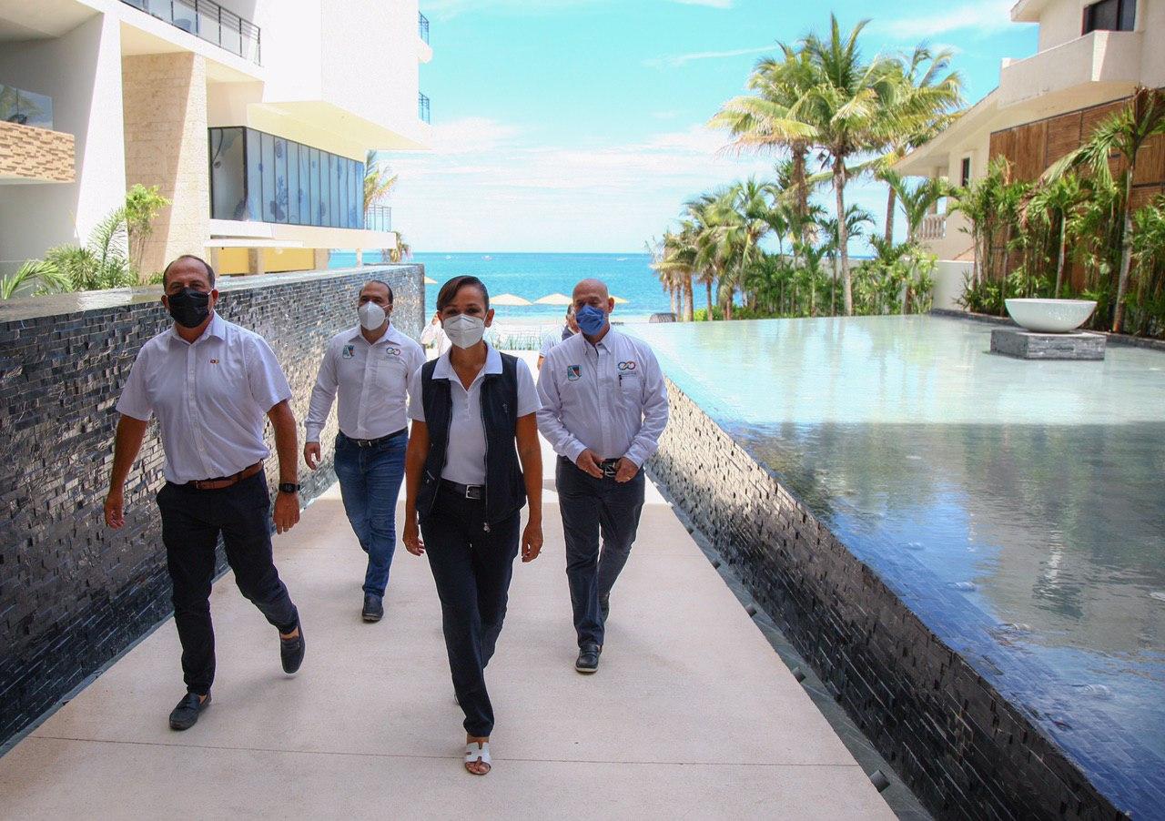 Constata Laura Fernández protocolos sanitarios en hoteles de Puerto Morelos