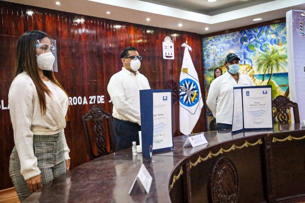 Playa Mujeres recibe distintivo Blue Flag