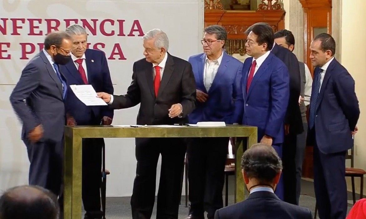 Presenta AMLO reforma al sistema de retiro que aumentará 40% pensión de trabajadores