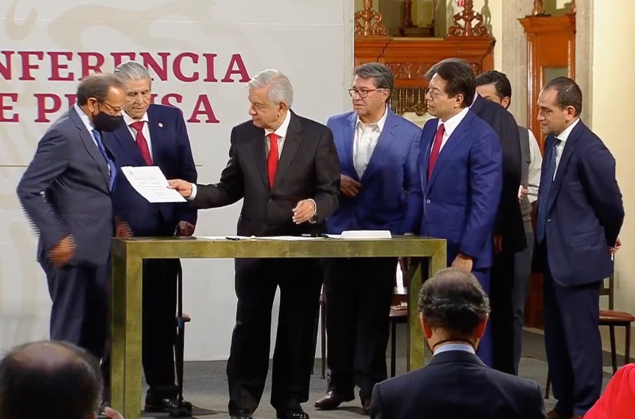 Presenta AMLO reforma al sistema de retiro que aumentará 40% pensión de trabajadores