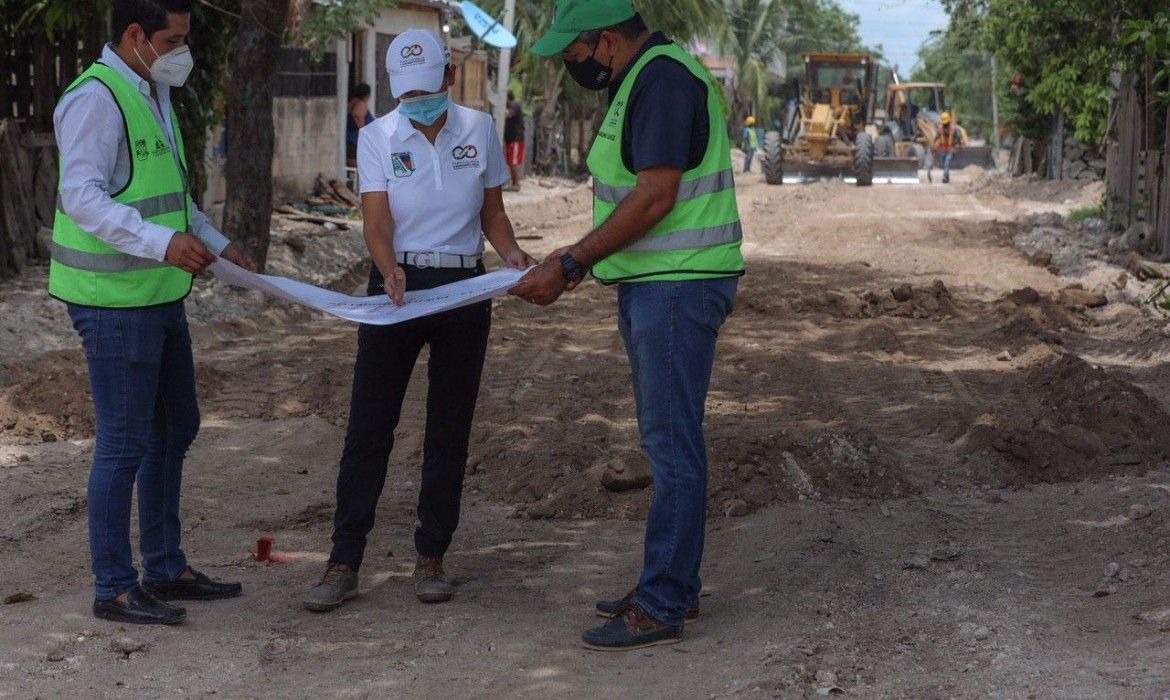 Supervisa Laura Fernández obras de infraestructura urbana en Puerto Morelos