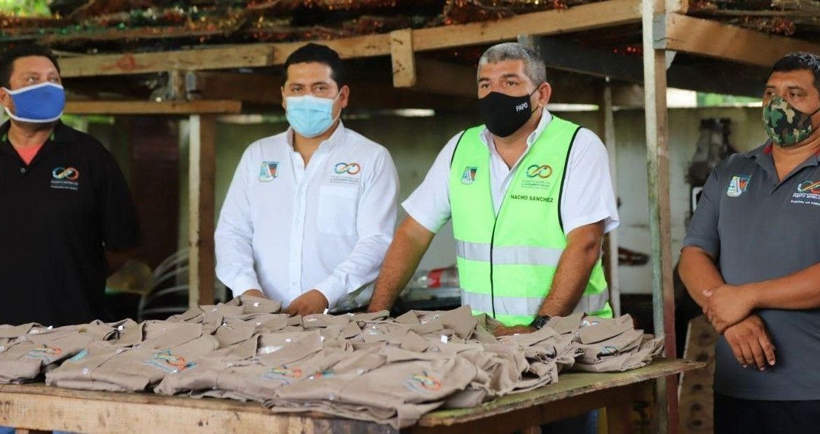 Entrega Gobierno de Laura Fernández uniformes a brigadas de servicios públicos de Leona Vicario