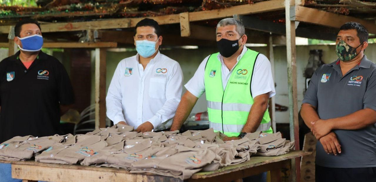Entrega Gobierno de Laura Fernández uniformes a brigadas de servicios públicos de Leona Vicario