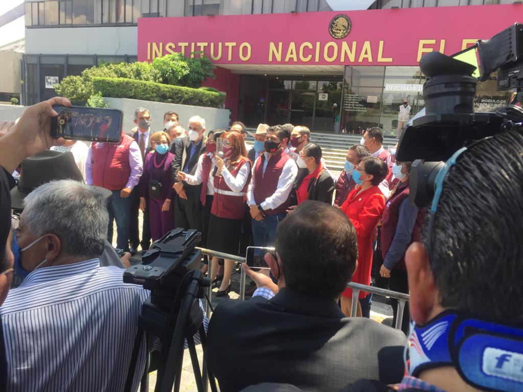 Se inscriben 105 militantes para dirigencia de MORENA, informa el INE (lista completa)