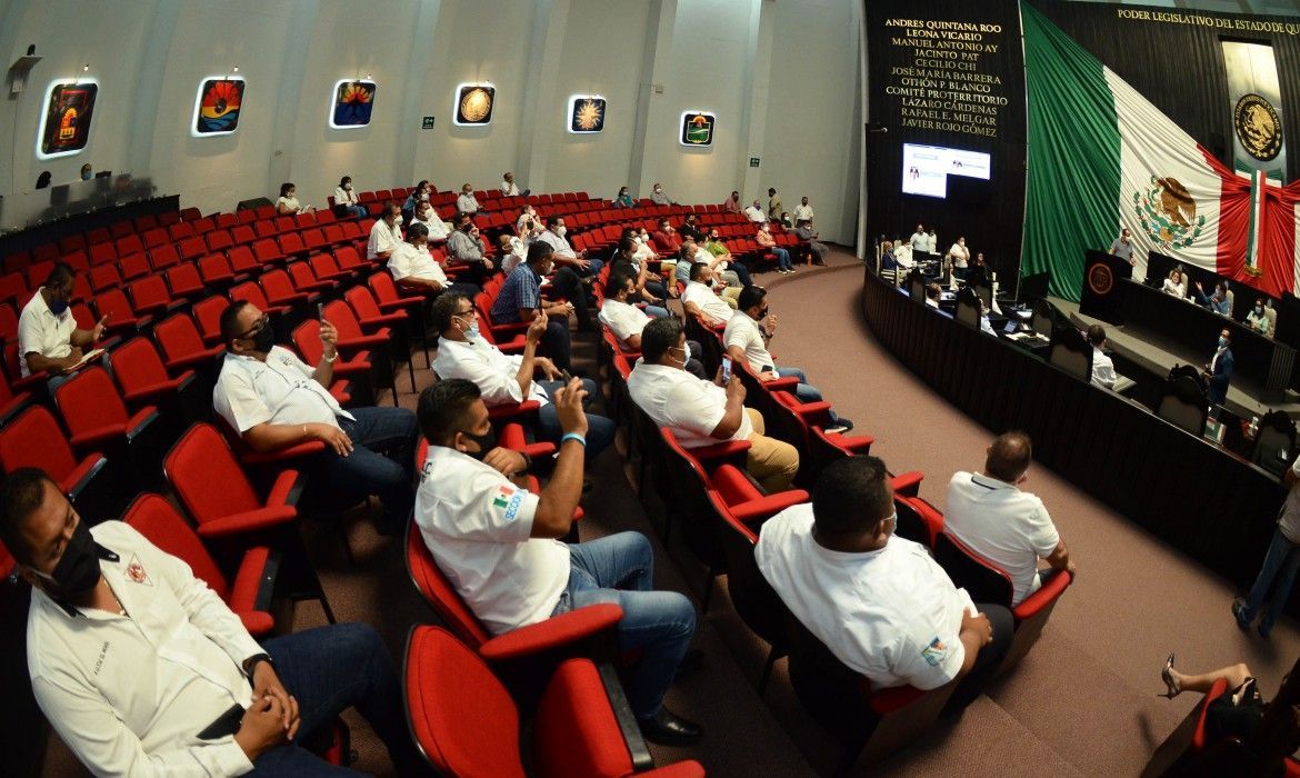 Aprueba Congreso que concesiones de taxis se puedan heredar