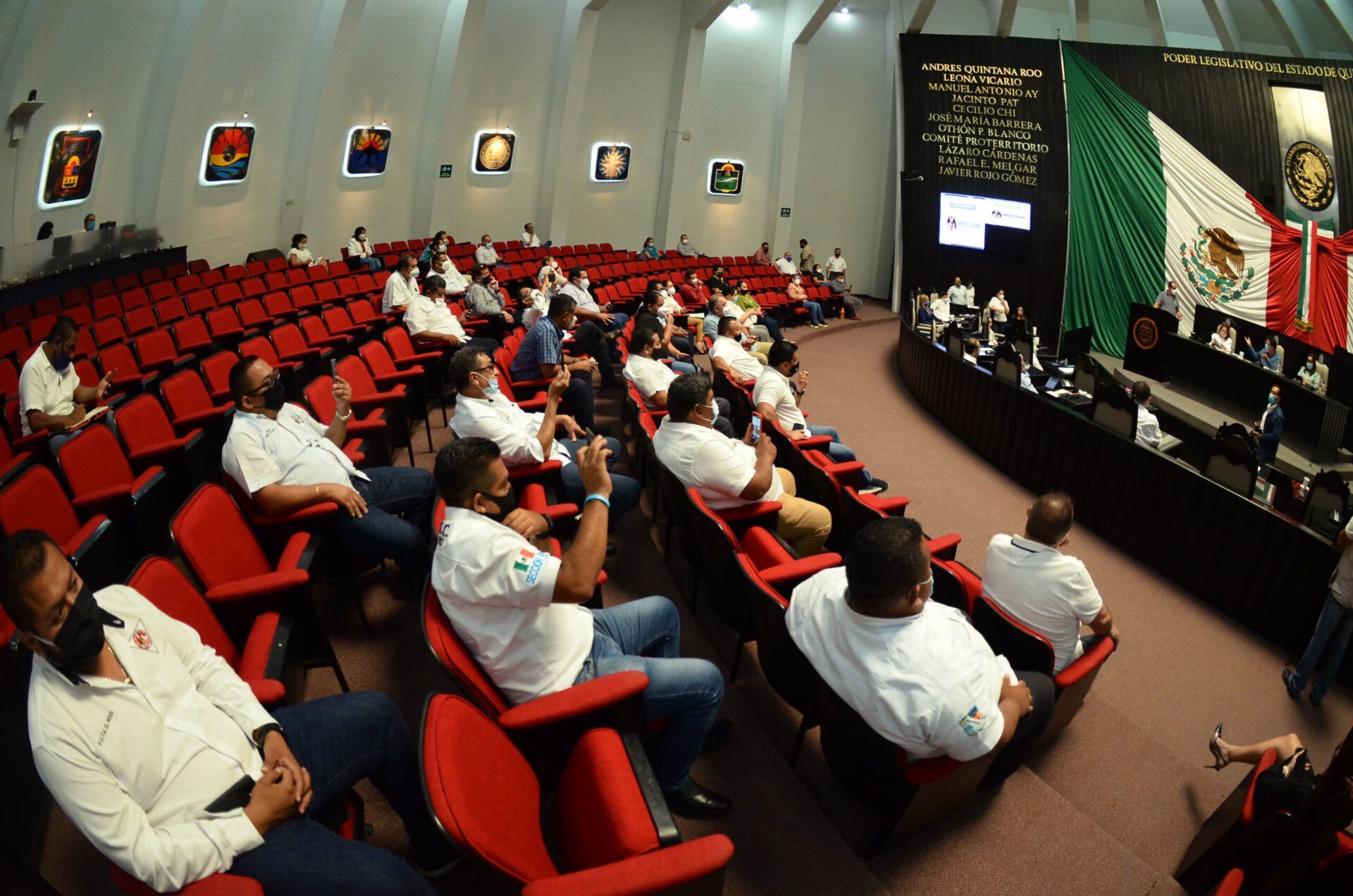 Aprueba Congreso que concesiones de taxis se puedan heredar