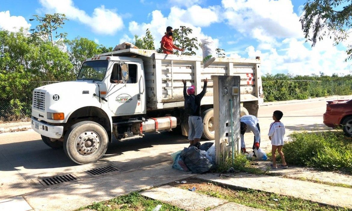 Municipio avanza en la recolección de basura en colonias de Cancún