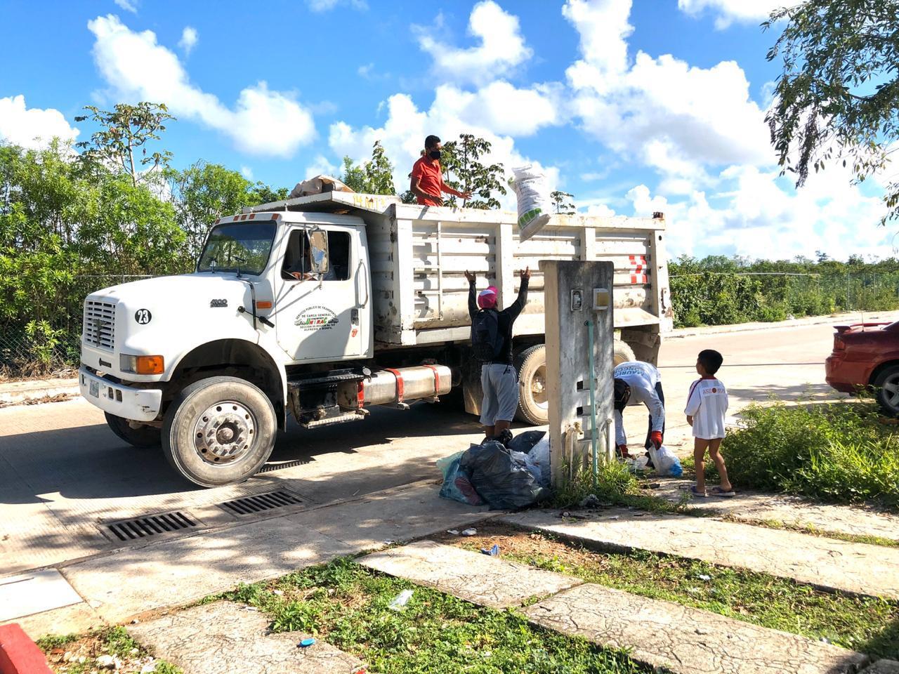 Municipio avanza en la recolección de basura en colonias de Cancún