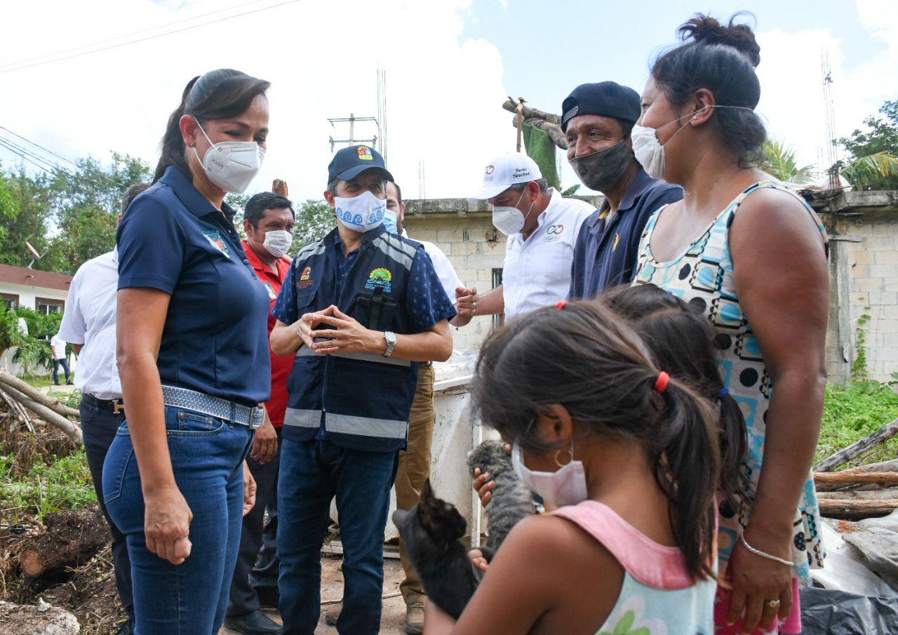 Supervisan Laura Fernández y Carlos Joaquín trabajos en Leona Vicario luego del paso de Delta