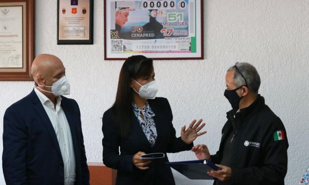 Entrega Laura Fernández al titular del CENAPRED el “Atlas de Riesgos” de Puerto Morelos