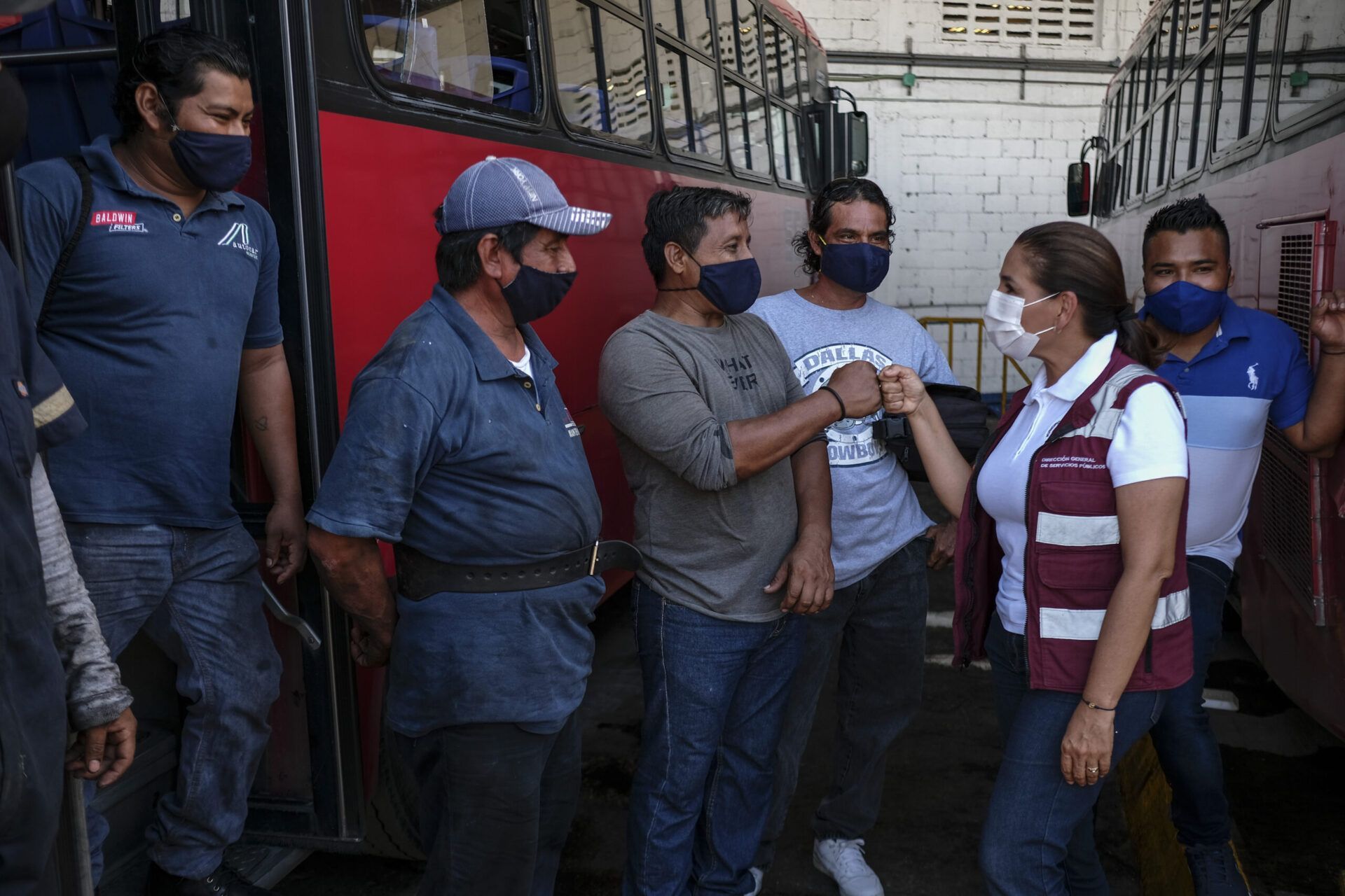 Reconoce Gobierno de Cancún apoyo de transporte público en huracán Delta