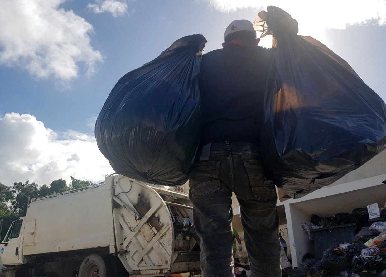 Avanza recolección de basura en Cancún
