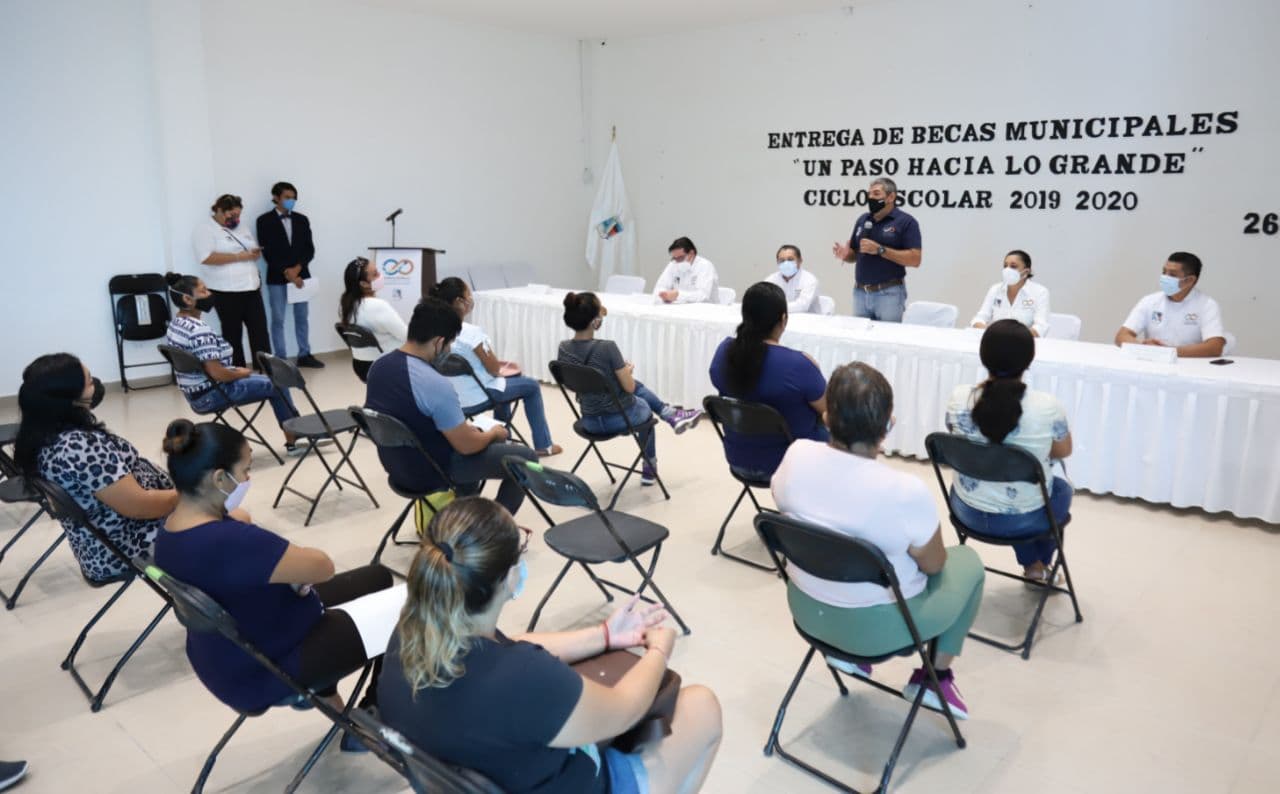 Concluye Gobierno de Laura Fernández pago de becas de ciclo escolar 2019-2020