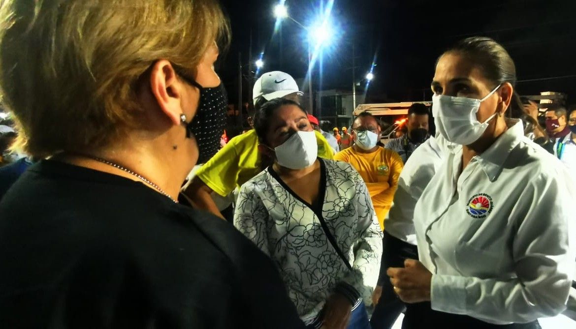 Programa “Ilumina Cancún” lleva nuevas luminarias a principal avenida de Puerto Juárez
