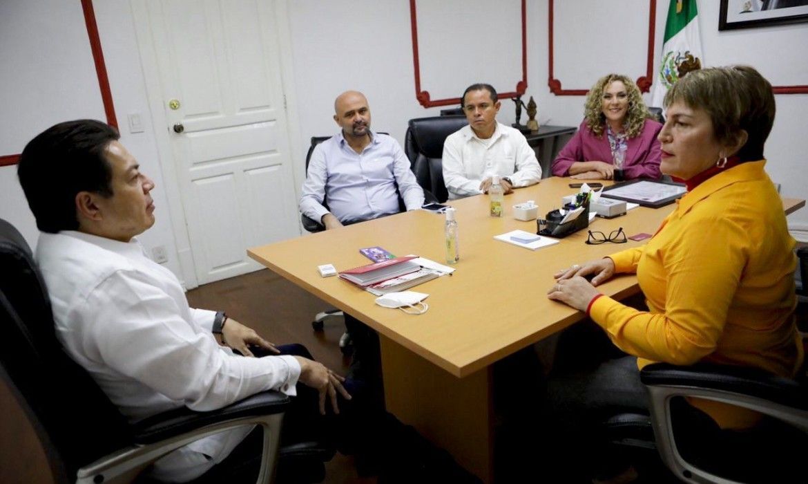 Laura Beristain se reúne con Mario Delgado y le da a conocer el trabajo en Solidaridad