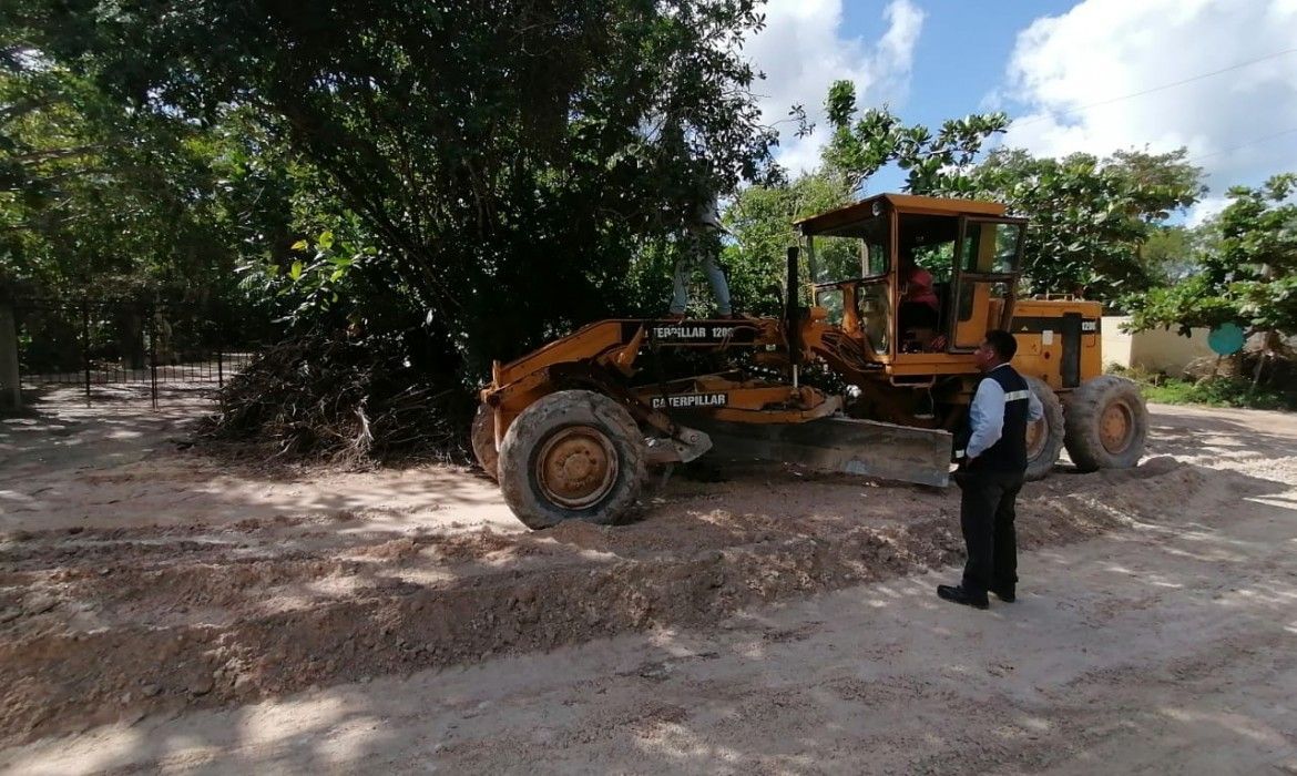 Cumple Laura Fernández compromiso con habitantes de la zona urbana de Puerto Morelos