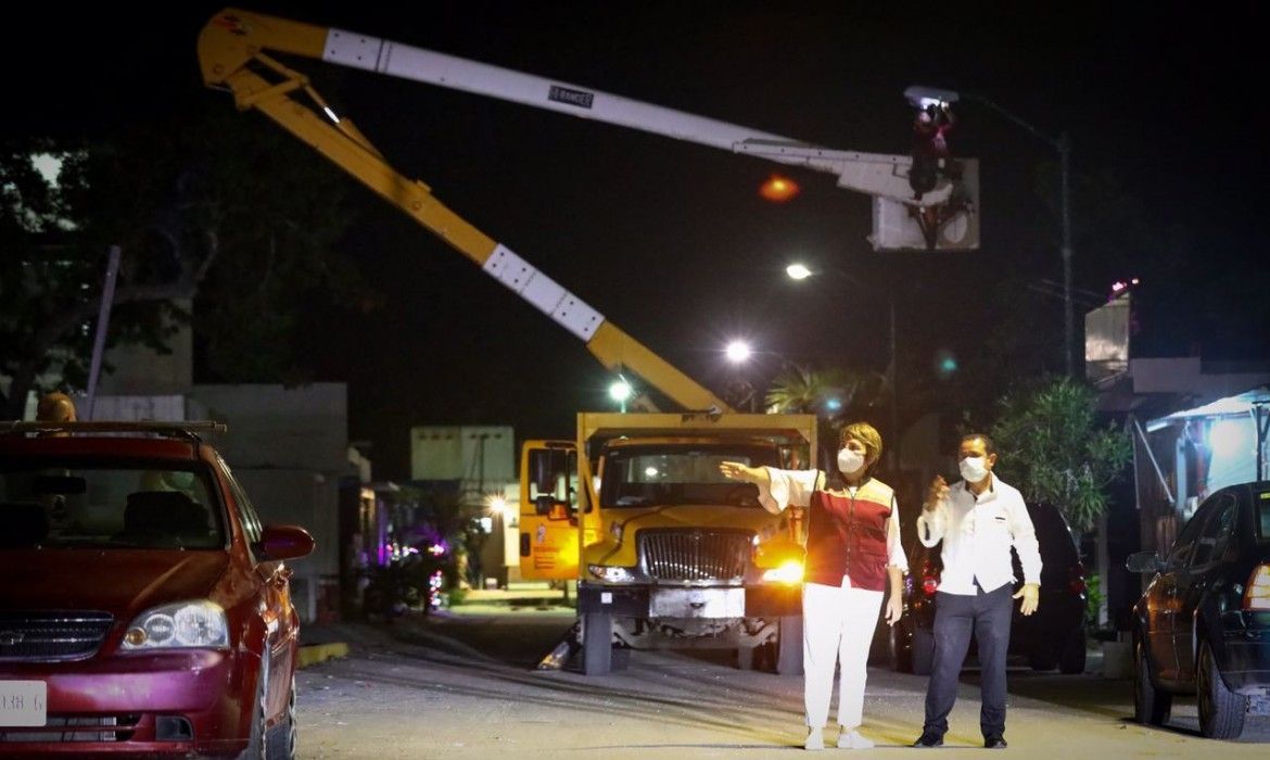 Supervisa Laura Beristain mantenimiento de iluminación para mejorar seguridad