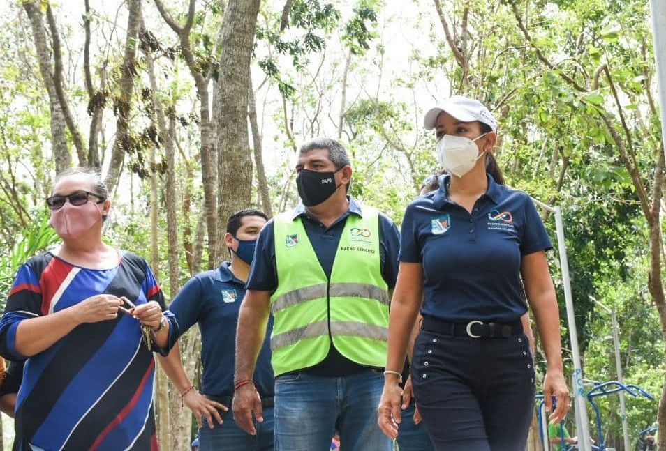 Intensa labor de Servicios Públicos para embellecer Puerto Morelos